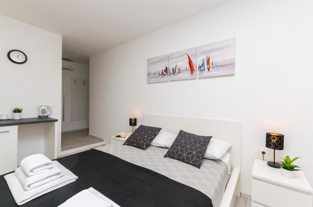 Apartments And Rooms Adriatic Suites Šibenik Eksteriør bilde