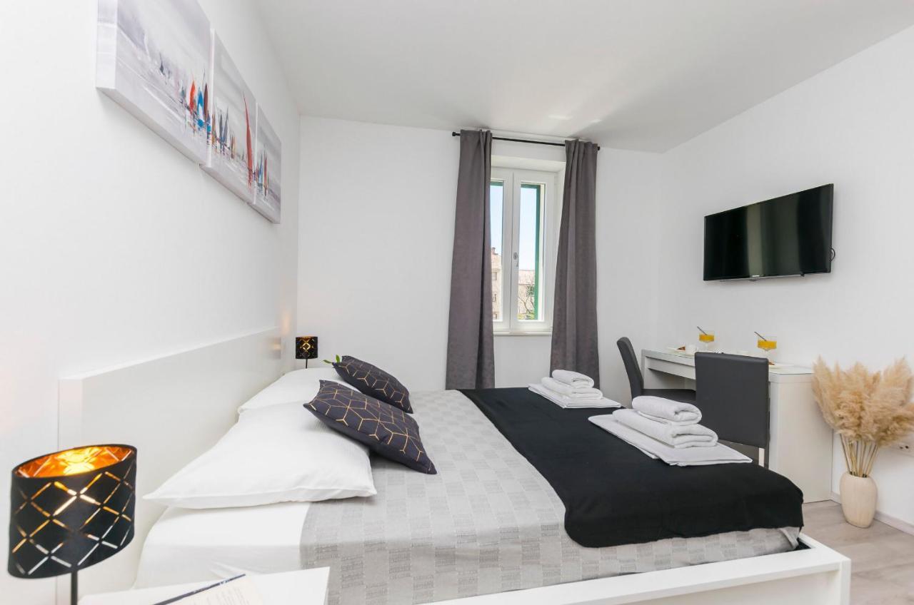 Apartments And Rooms Adriatic Suites Šibenik Eksteriør bilde
