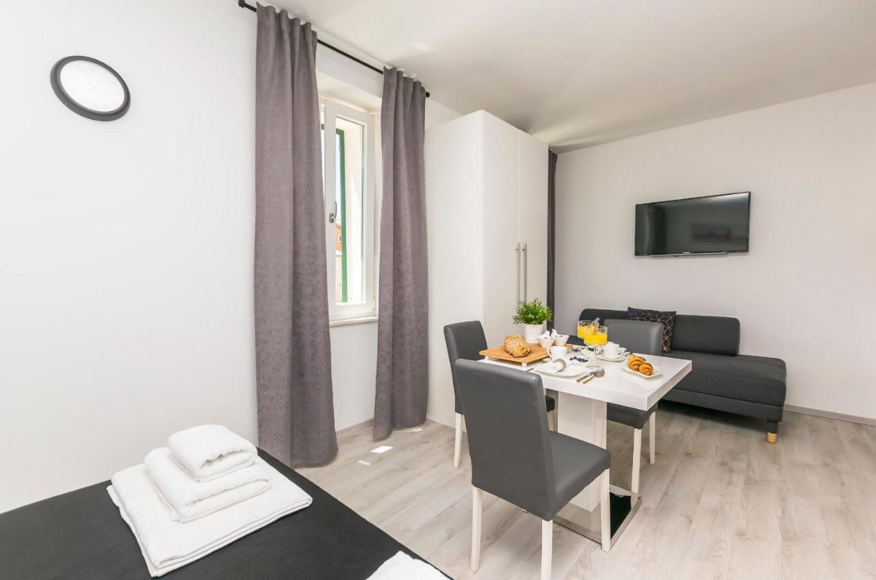 Apartments And Rooms Adriatic Suites Šibenik Eksteriør bilde
