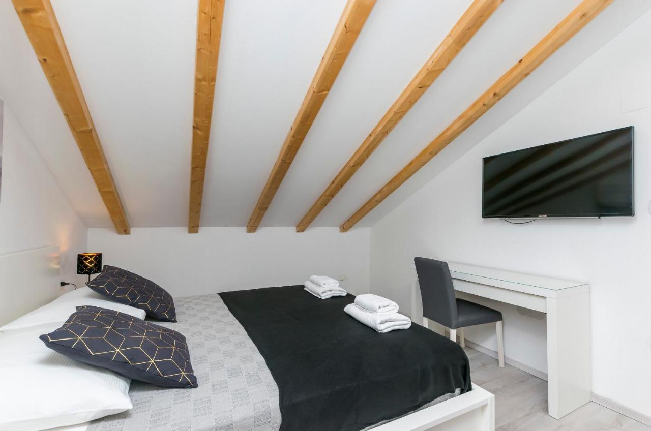 Apartments And Rooms Adriatic Suites Šibenik Eksteriør bilde