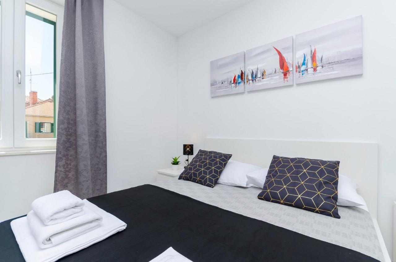 Apartments And Rooms Adriatic Suites Šibenik Eksteriør bilde