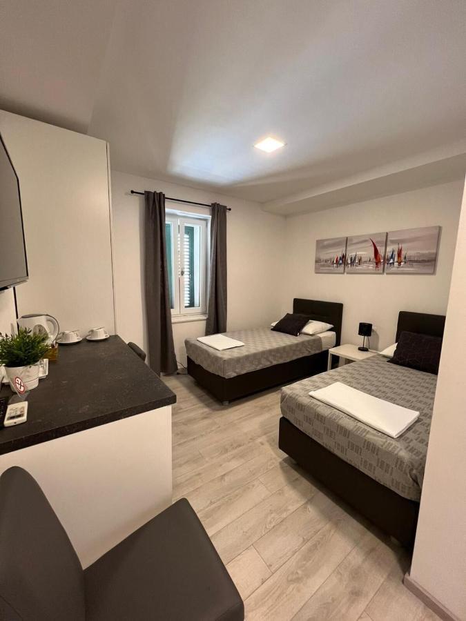 Apartments And Rooms Adriatic Suites Šibenik Eksteriør bilde
