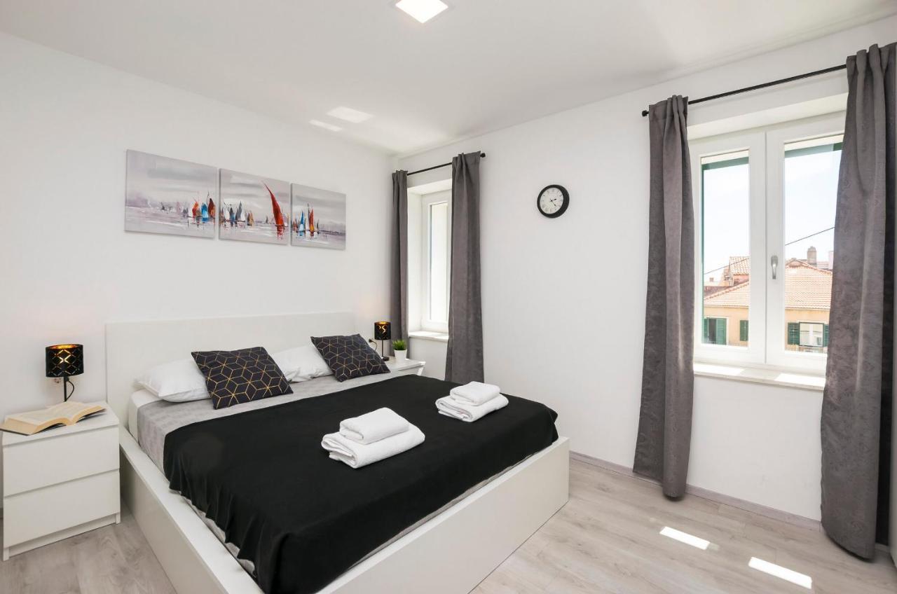Apartments And Rooms Adriatic Suites Šibenik Eksteriør bilde