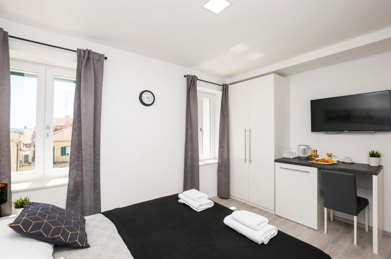 Apartments And Rooms Adriatic Suites Šibenik Eksteriør bilde