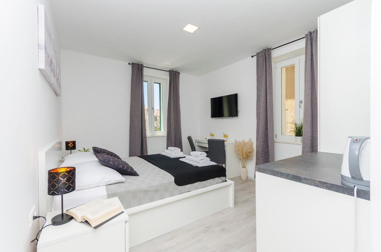 Apartments And Rooms Adriatic Suites Šibenik Eksteriør bilde
