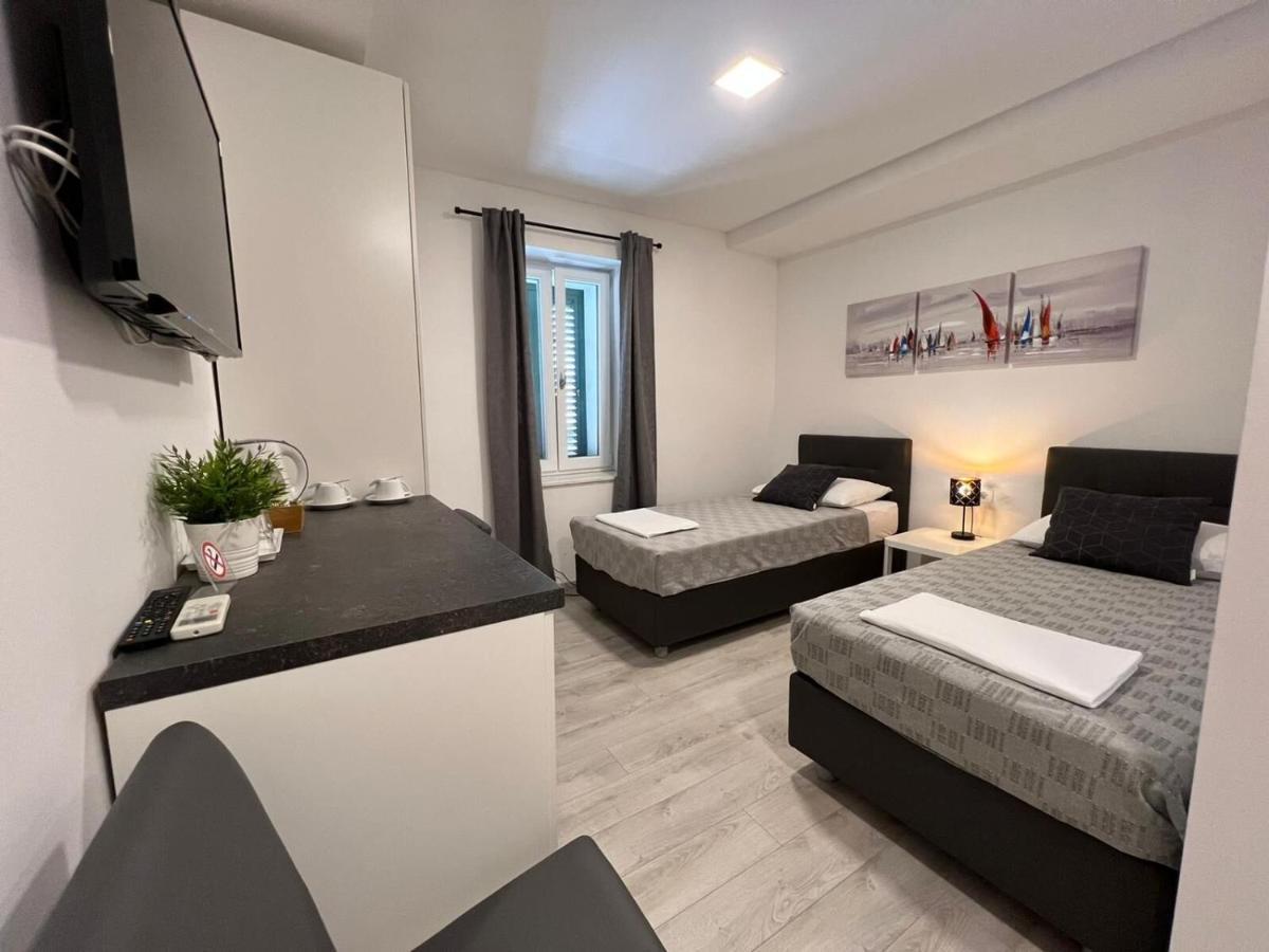 Apartments And Rooms Adriatic Suites Šibenik Eksteriør bilde